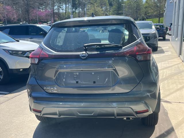 2025 Nissan Kicks S