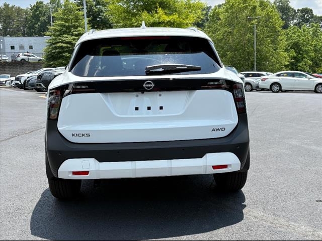 2025 Nissan Kicks SV