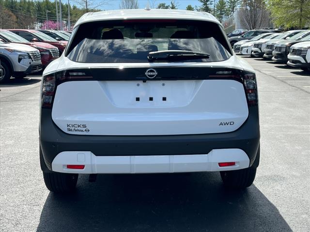 2025 Nissan Kicks SV