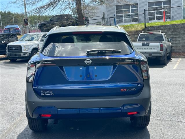 2025 Nissan Kicks SR