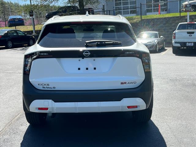 2025 Nissan Kicks SR