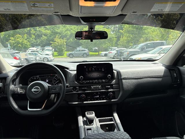 2025 Nissan Pathfinder S