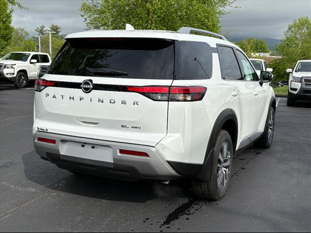 2025 Nissan Pathfinder SL