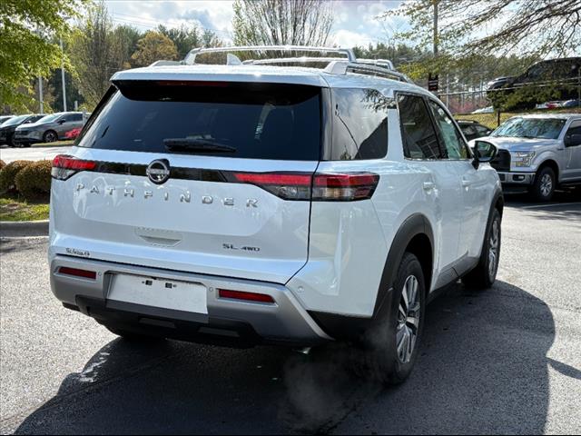 2025 Nissan Pathfinder SL