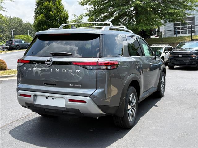 2025 Nissan Pathfinder SL