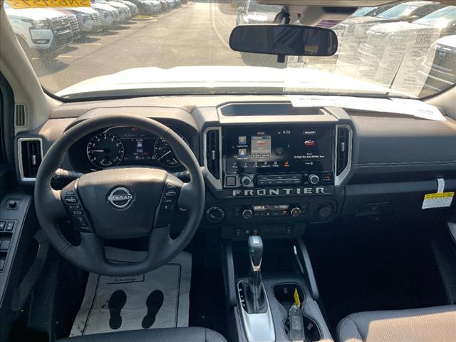 2025 Nissan Frontier SV