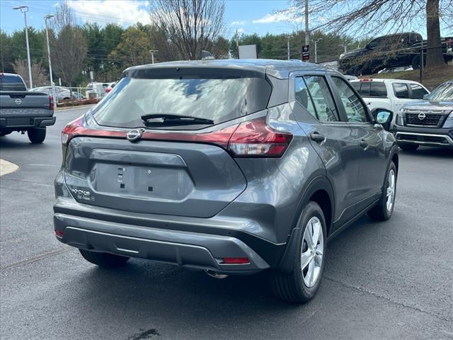 2025 Nissan Kicks S