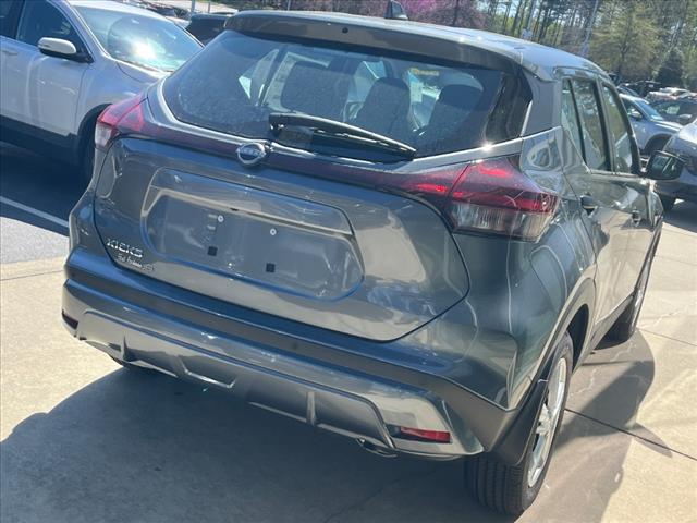 2025 Nissan Kicks S