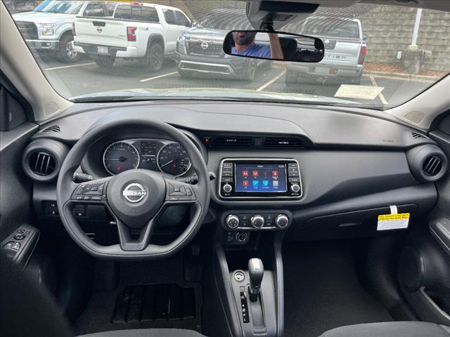 2025 Nissan Kicks S