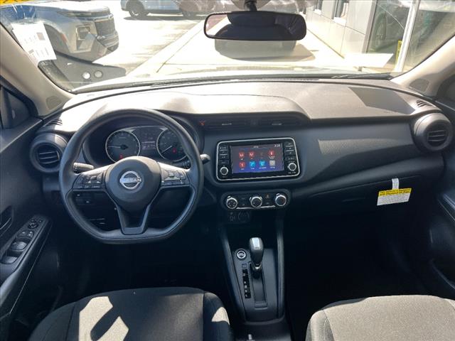 2025 Nissan Kicks S