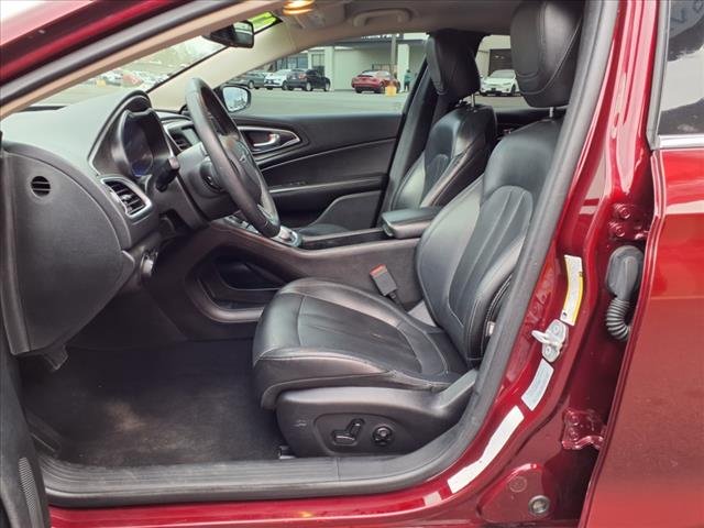 2017 Chrysler 200 Limited Platinum