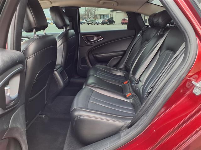 2017 Chrysler 200 Limited Platinum