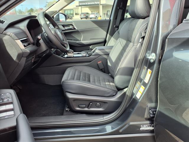 2025 Mitsubishi Outlander SE Tech Pkg AW