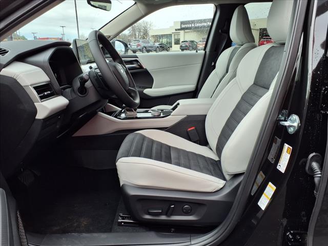2025 Mitsubishi Outlander SE Tech Pkg AW