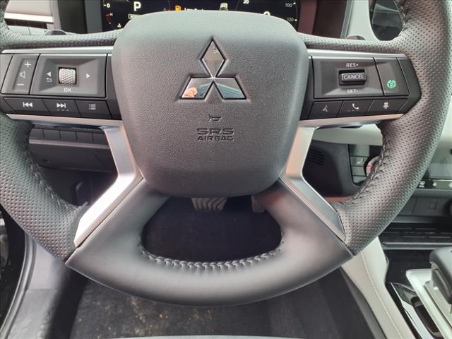 2025 Mitsubishi Outlander SE Tech Pkg AW