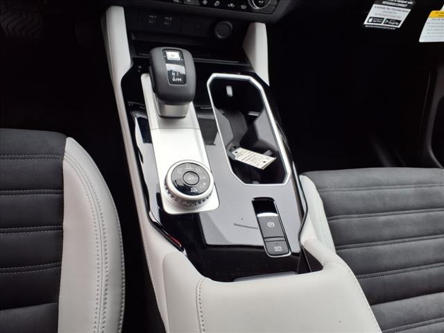 2025 Mitsubishi Outlander SE Tech Pkg AW