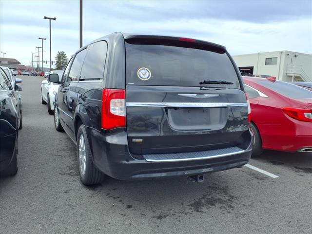 2016 Chrysler Town and Country Touring