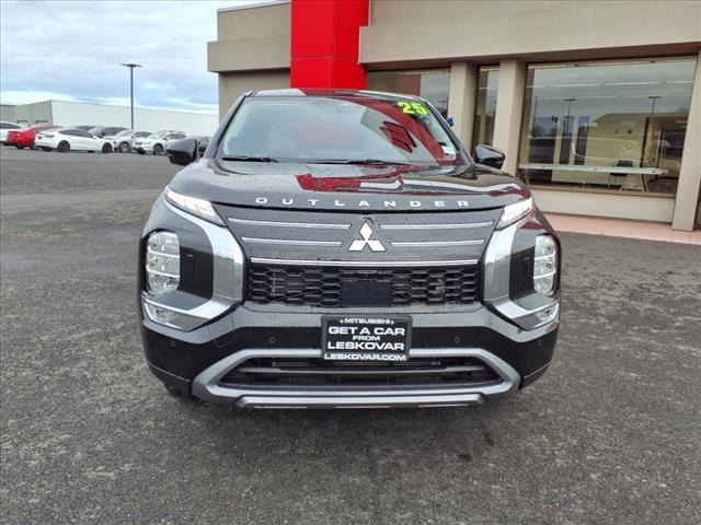 2025 Mitsubishi Outlander SE Tech Pkg AW