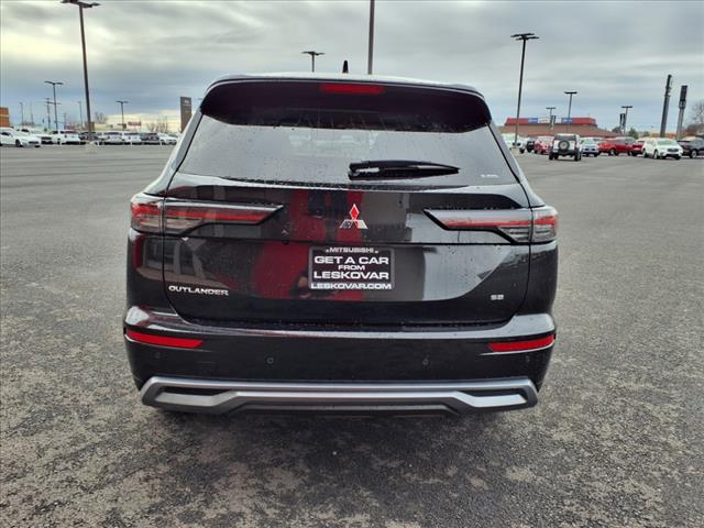 2025 Mitsubishi Outlander SE Tech Pkg AW