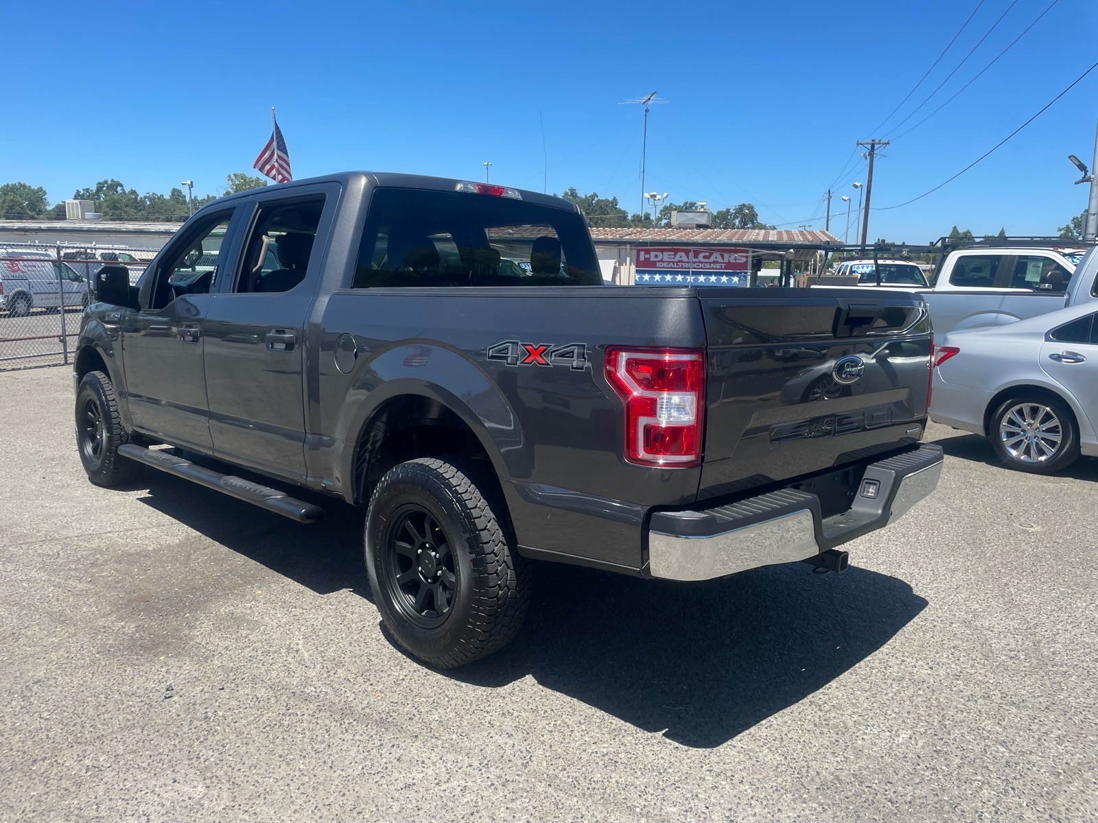 View vehicle photo 3