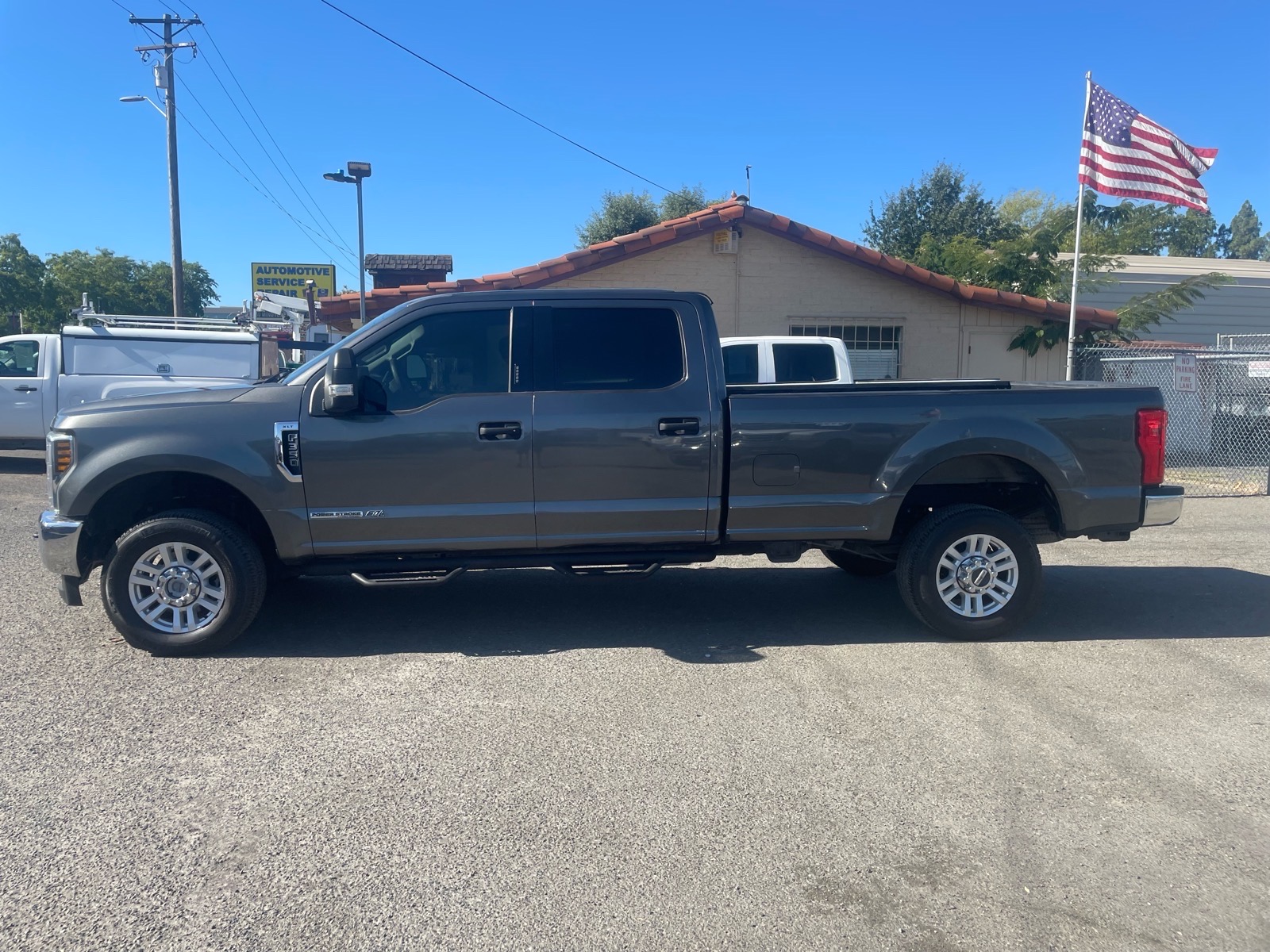 View vehicle photo 5