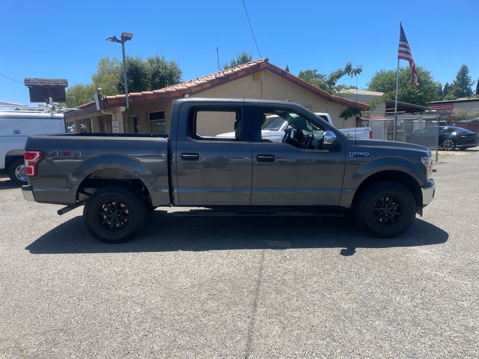 View vehicle photo 6