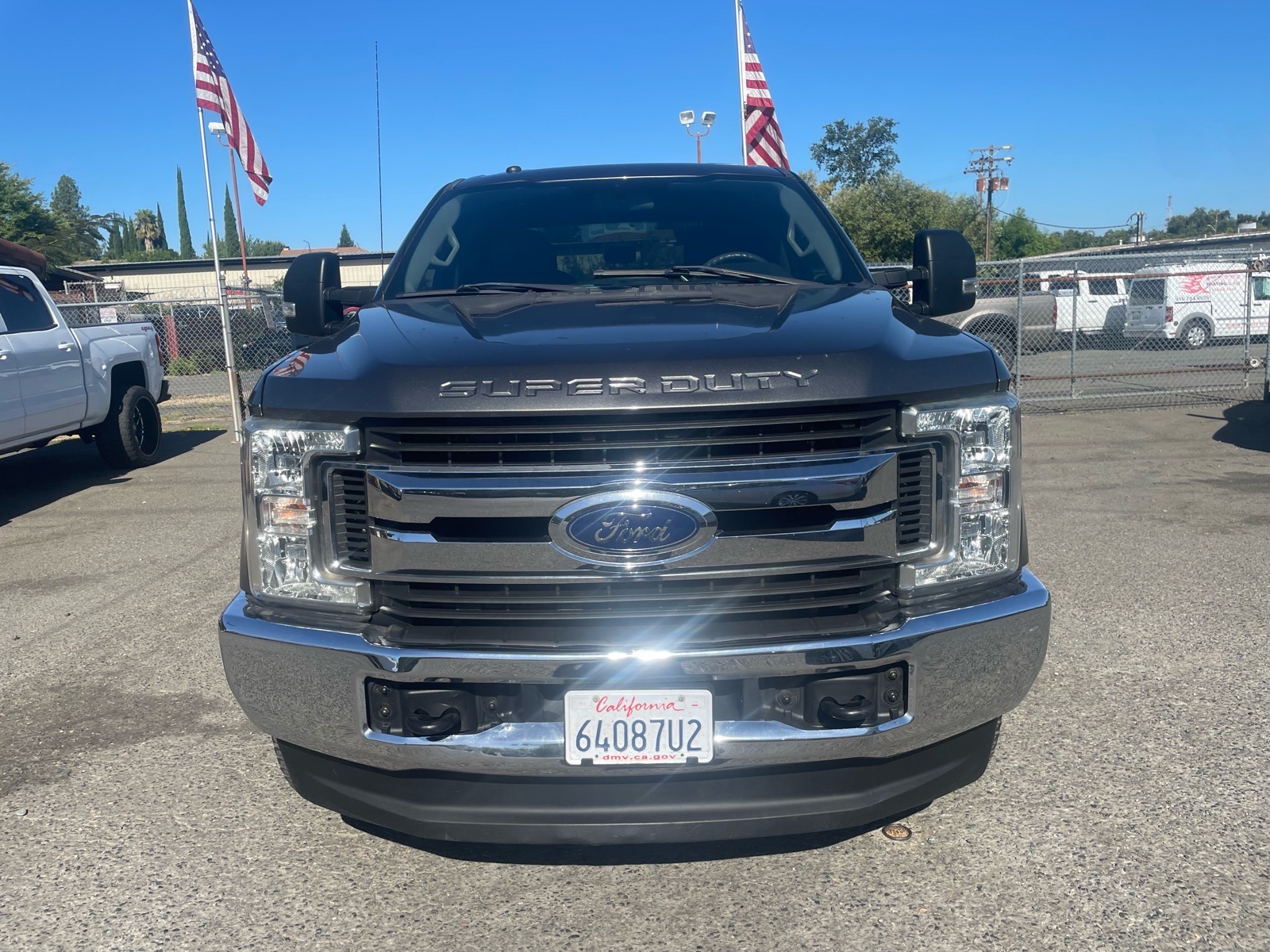 View vehicle photo 7