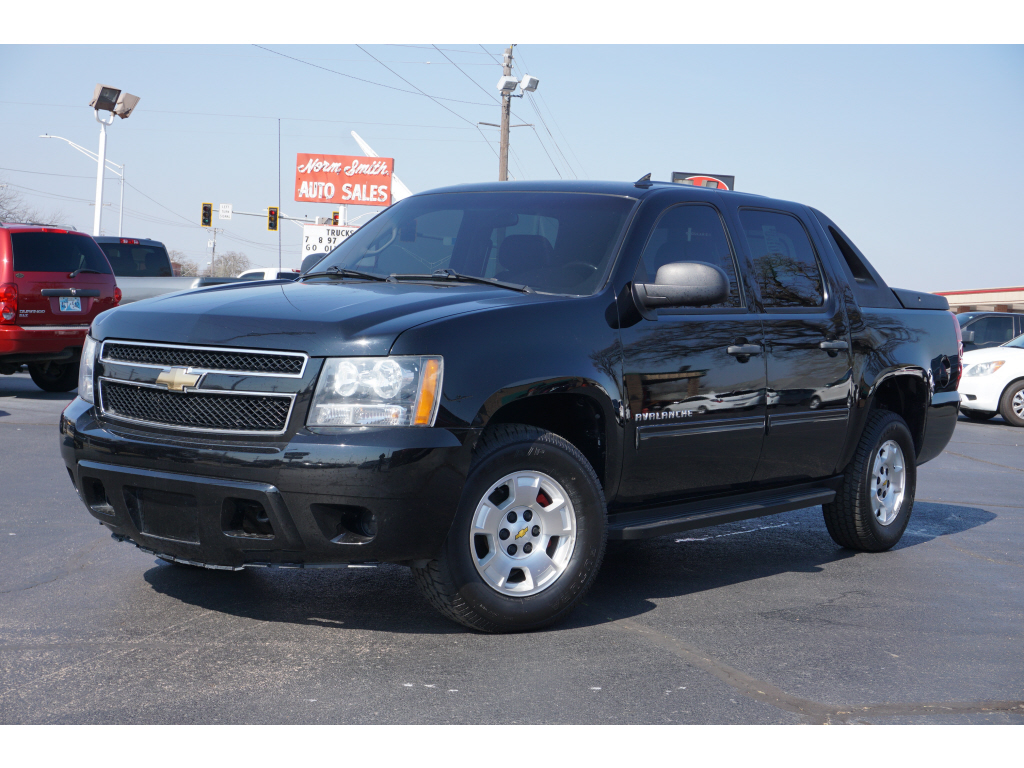 2010 Chevrolet Avalanche LS - main photo