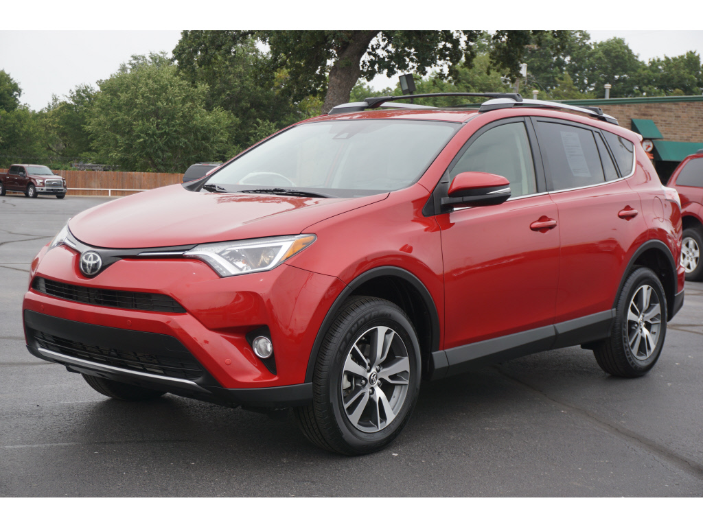 2017 Toyota RAV4 XLE - main photo