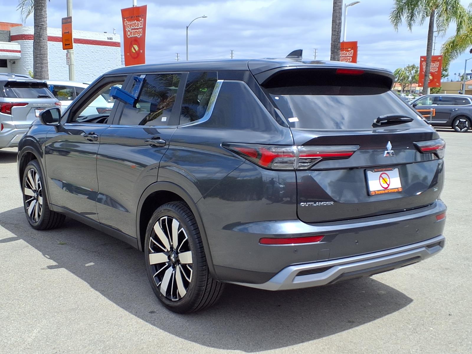 Used 2025 Mitsubishi Outlander SUV