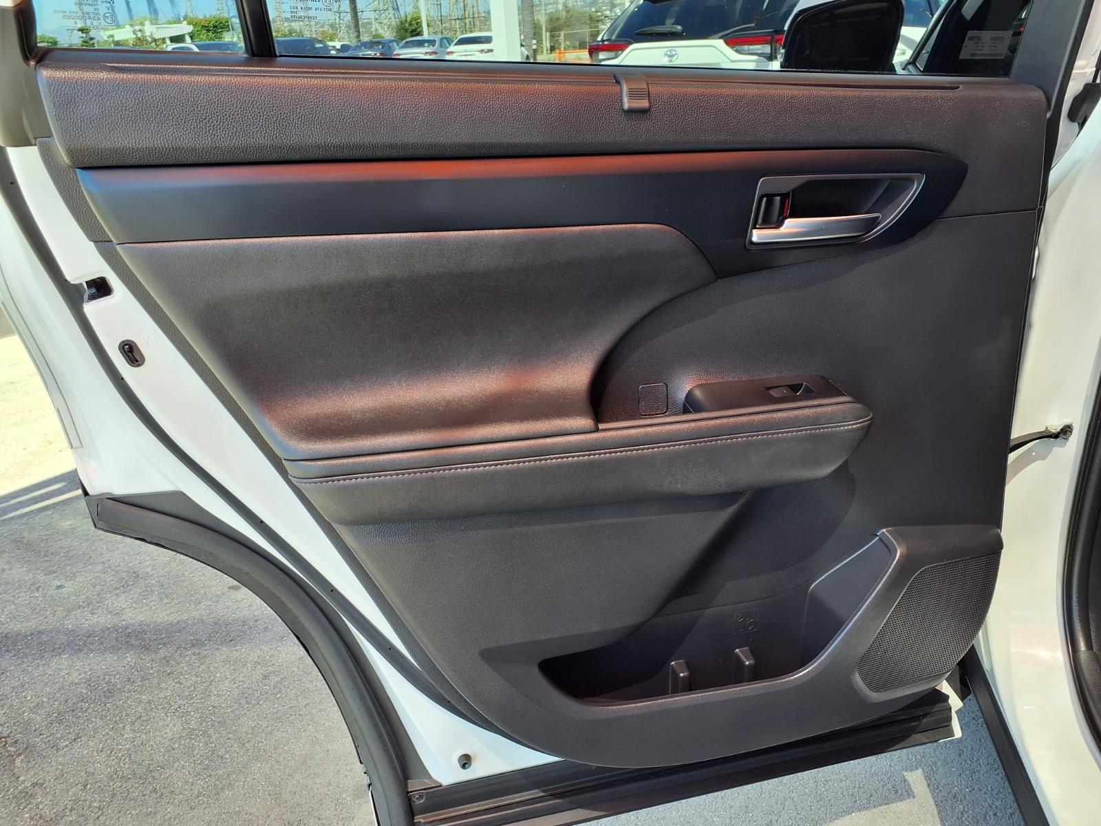 Used 2023 Toyota Highlander SUV