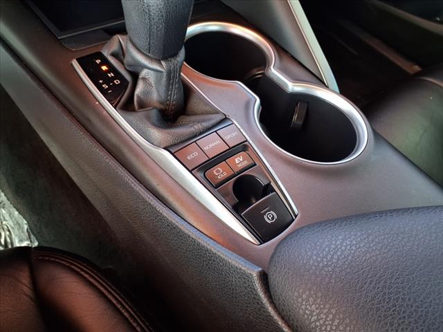 2021 Toyota Camry Hybrid LE