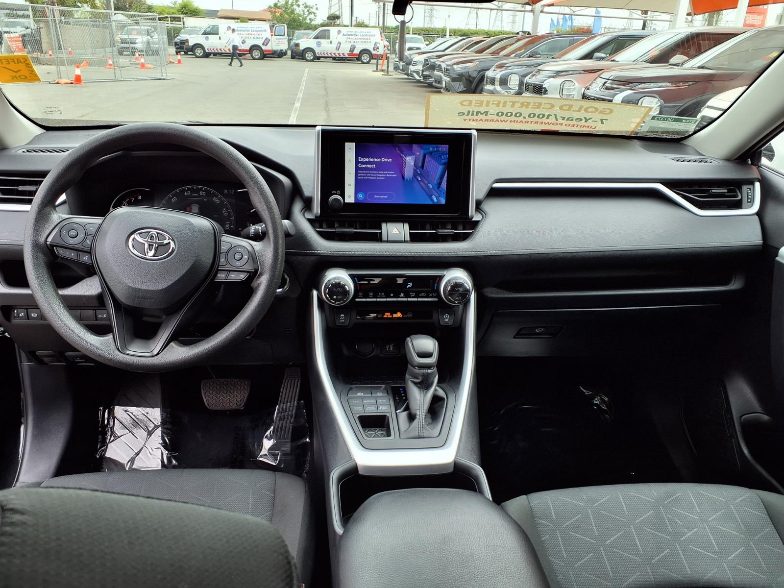 2025 Toyota RAV4 XLE - Photo 14