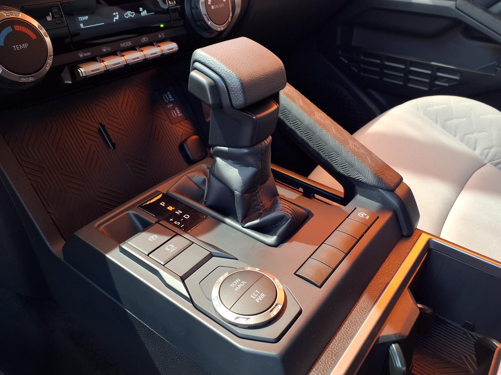 2025 Toyota Tacoma SR5 - Photo 15