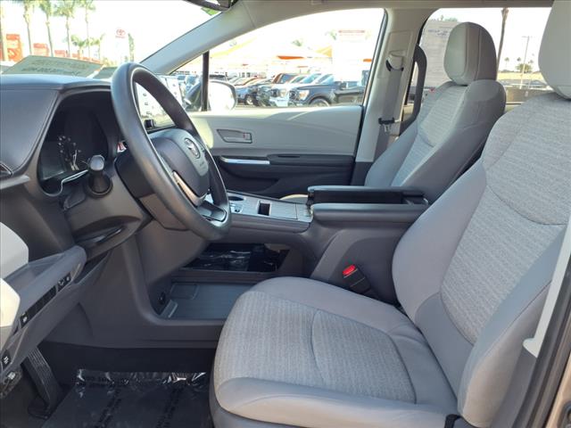 2021 Toyota Sienna LE 8-Passenger