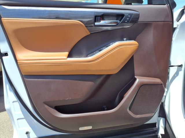 2022 Toyota Highlander Platinum