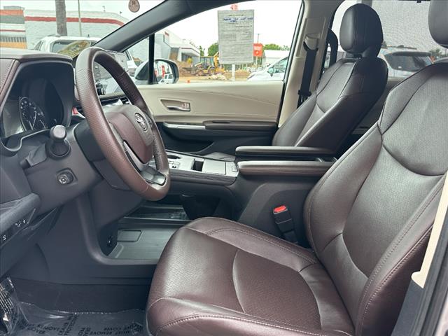 2021 Toyota Sienna Platinum 7-Passenger