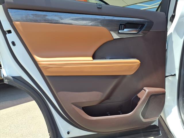 2022 Toyota Highlander Platinum