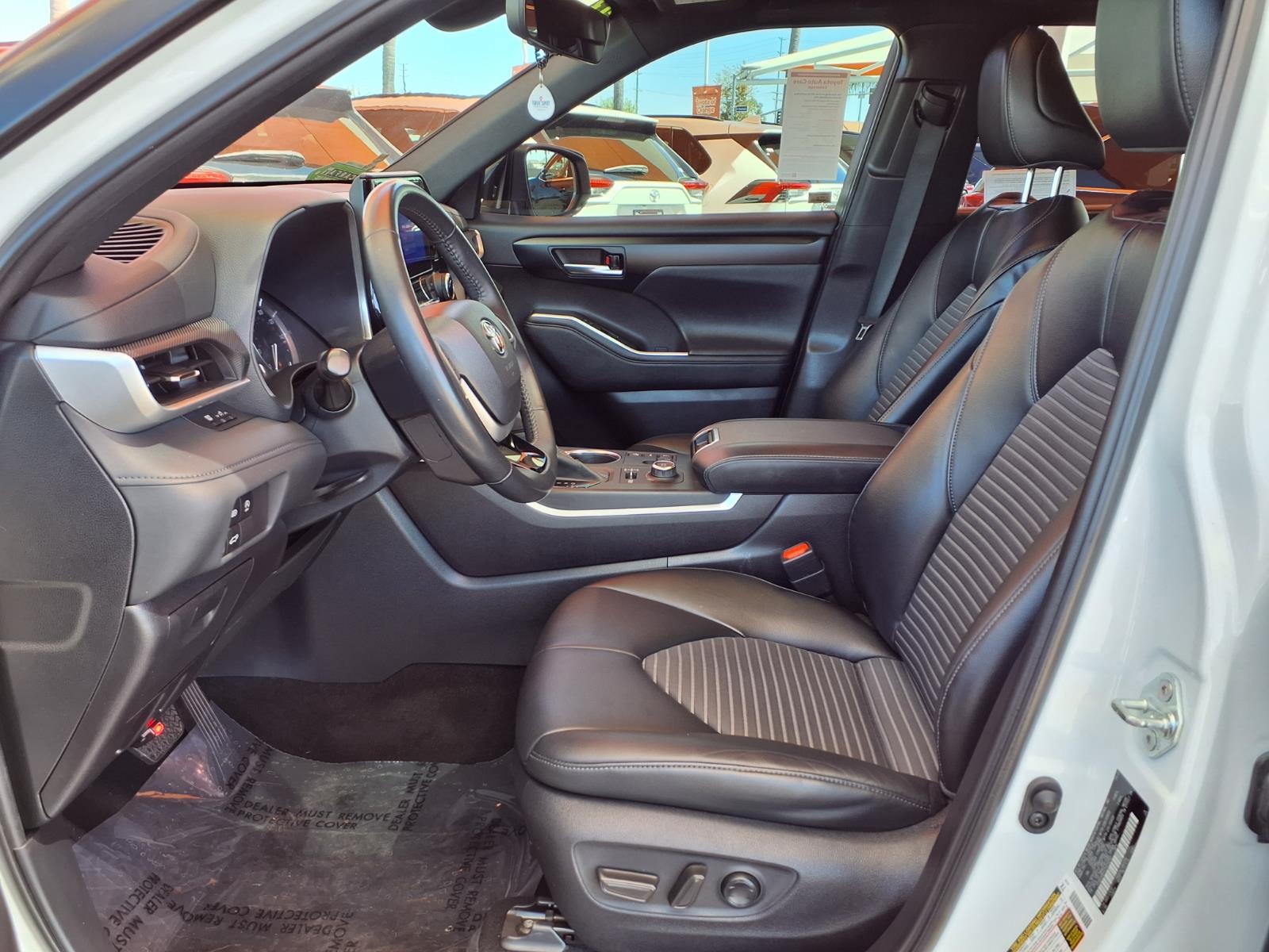 Used 2023 Toyota Highlander SUV