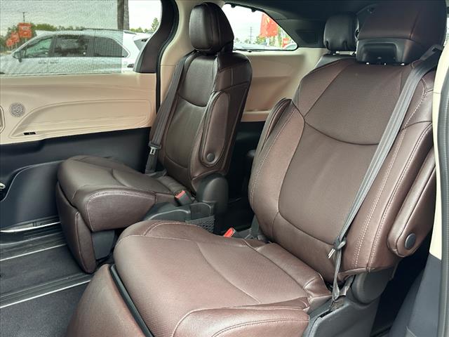 2021 Toyota Sienna Platinum 7-Passenger