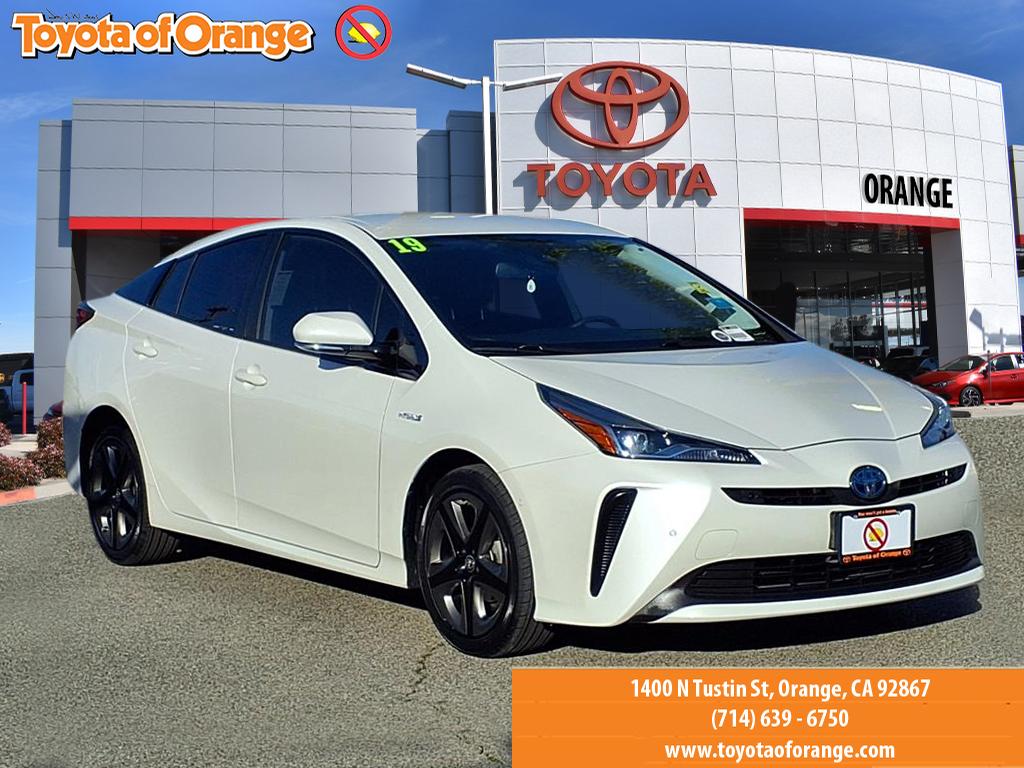 2019 Toyota Prius XLE's photo