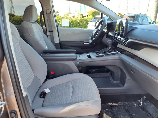 2021 Toyota Sienna LE 8-Passenger