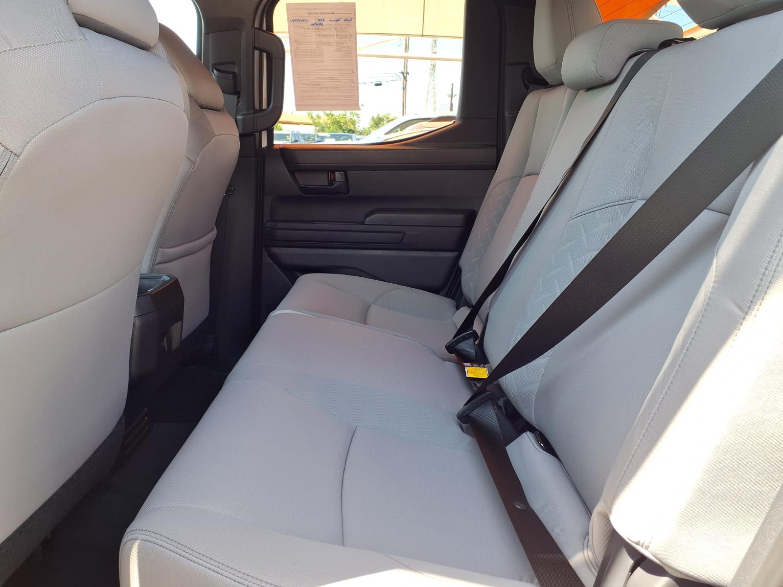 2025 Toyota Tacoma SR5 - Photo 20
