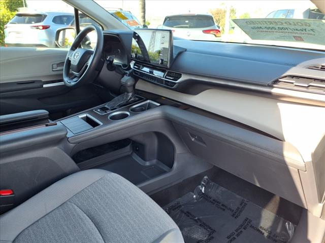 2021 Toyota Sienna LE 8-Passenger