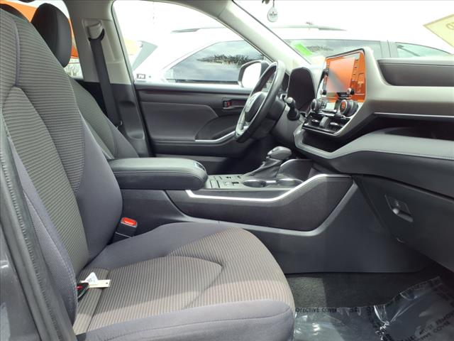 2022 Toyota Highlander LE