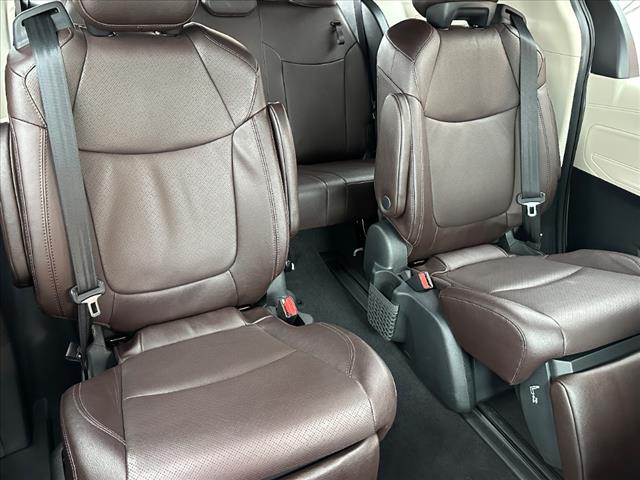 2021 Toyota Sienna Platinum 7-Passenger