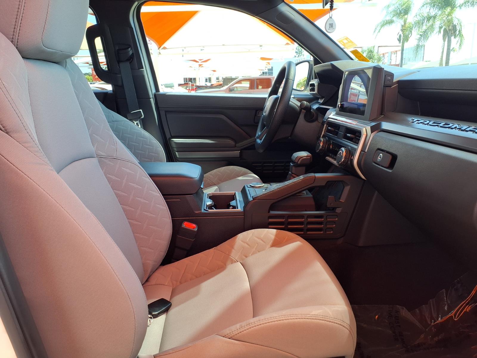 2025 Toyota Tacoma SR5 - Photo 22