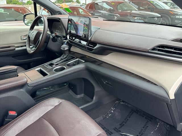 2021 Toyota Sienna Platinum 7-Passenger