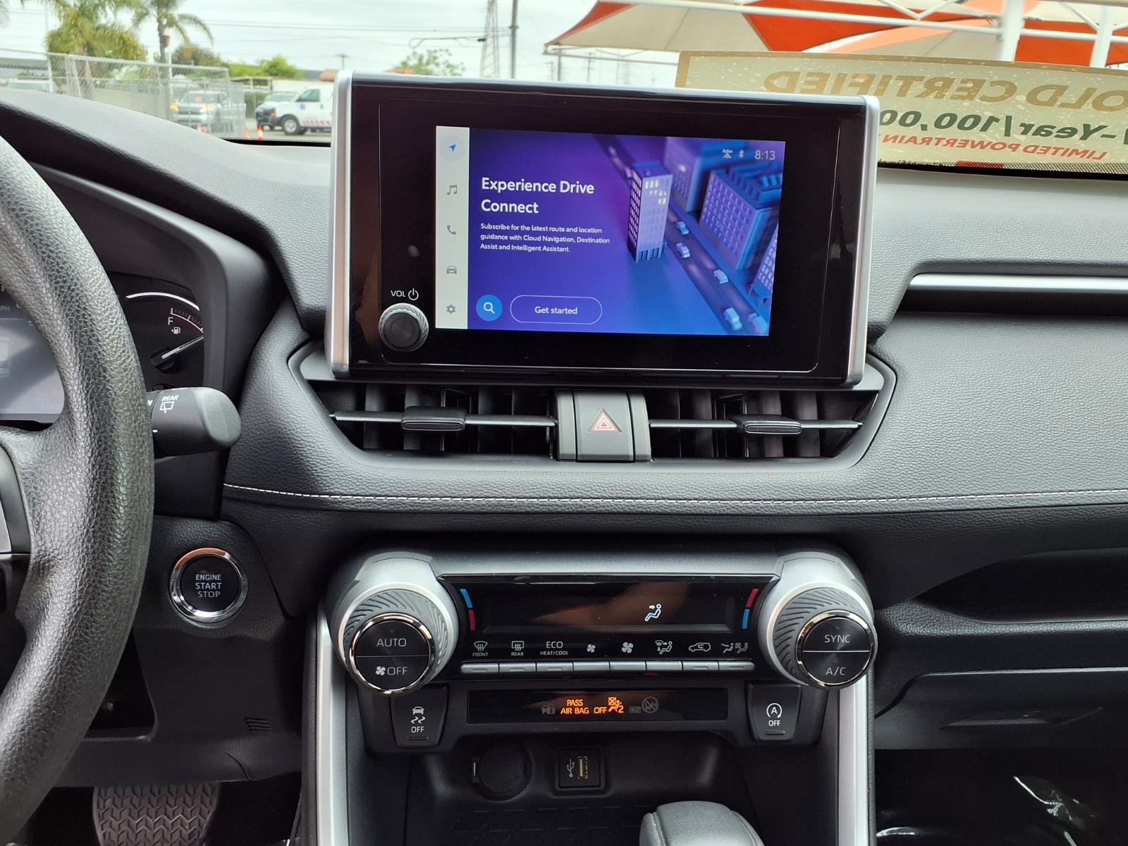 2025 Toyota RAV4 XLE - Photo 24