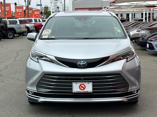 2021 Toyota Sienna Platinum 7-Passenger